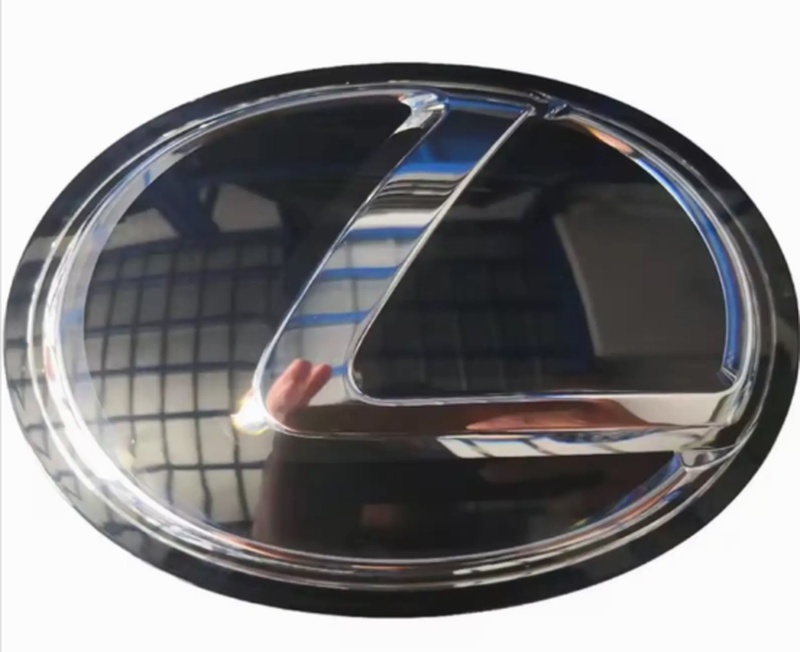 Знак от Lexus